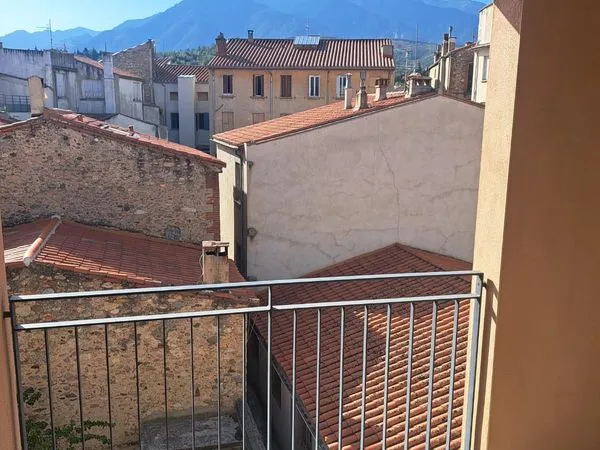 T2 lumineux avec terrasse, vue Canigou et parking couvert - Prades centre - Vente de particulier à p