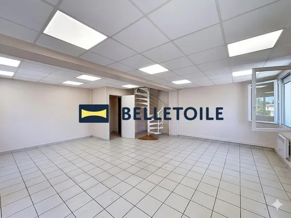 À Louer : Bureaux d'Exception de 77 m² sur 2 Niveaux à Saint-Maur-des-Fossés - Calme, Lumineux et Fo