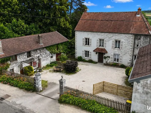 Propriété 9 pièces 240 m²