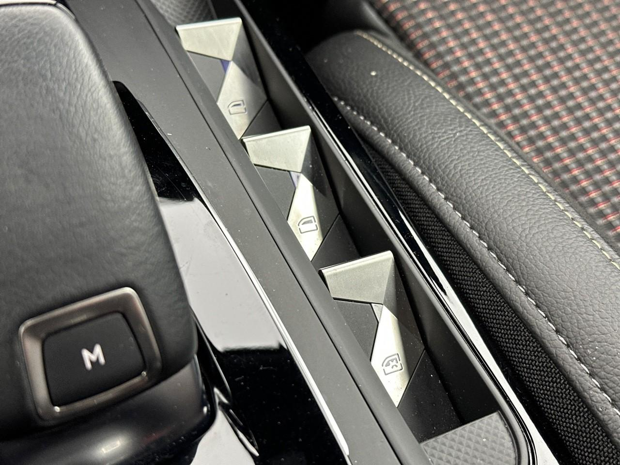 Ds Ds 3 crossback puretech 130 eat8 performance line+ — photo 30