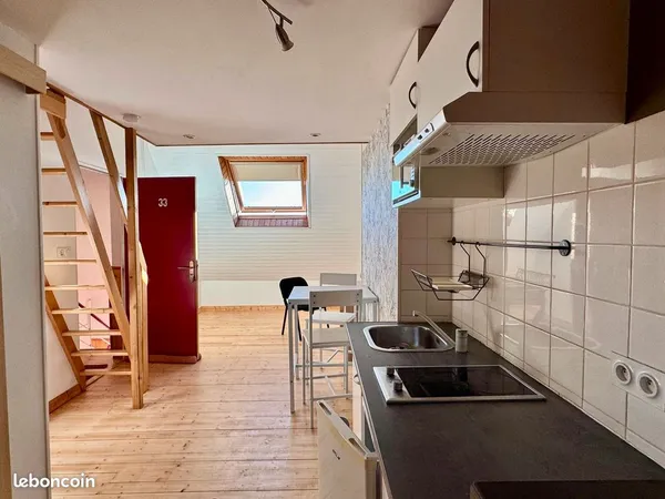 Appartement atypique 27m2 au sol avec mezzanine + local Lorient à vendre