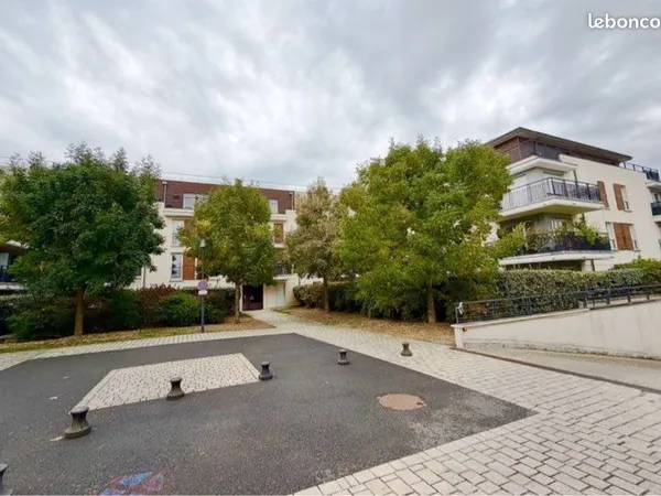 Ermont - T2 dernier étage avec ascenseur, balcon et double parking