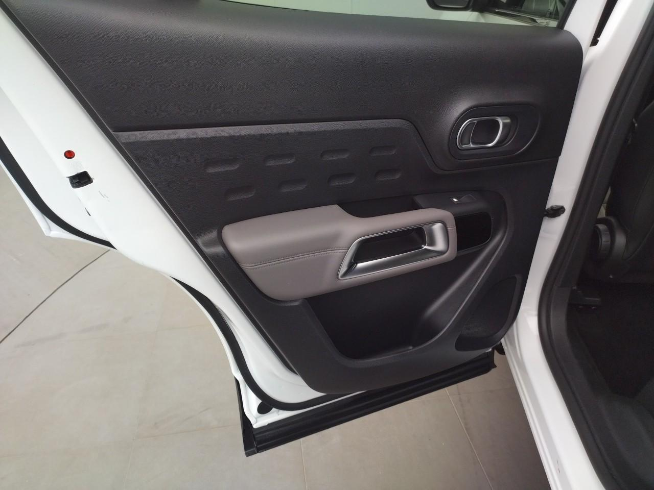 Citroën C5 Aircross hybride rechargeable 225 e-eat8 c-series — photo 24