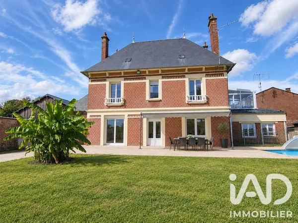 Maison 9 pièces 260 m²
