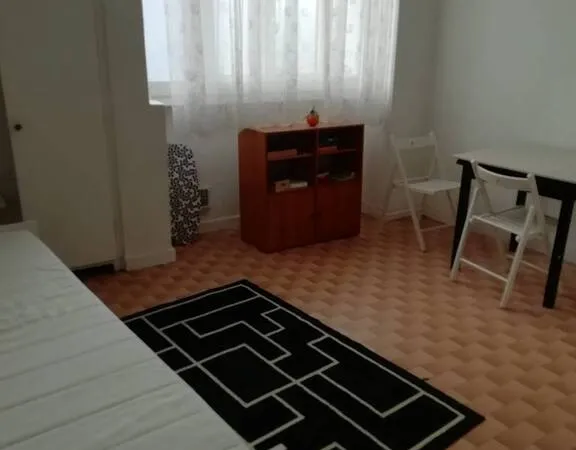 Studio 1 pièce 20 m²