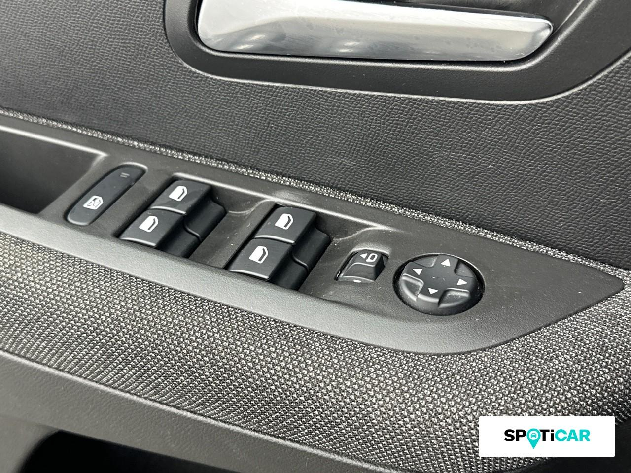 Peugeot 208 1.2 puretech 100ch s&s style 118g — photo 19