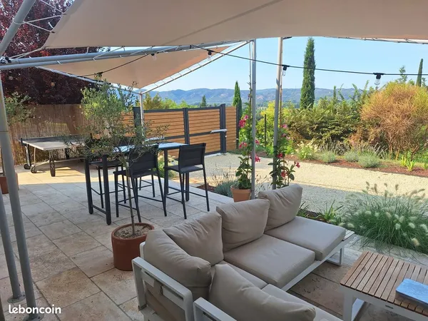 Maison meublée 170 M2 vue panoramique Cadenet contrat mobilité