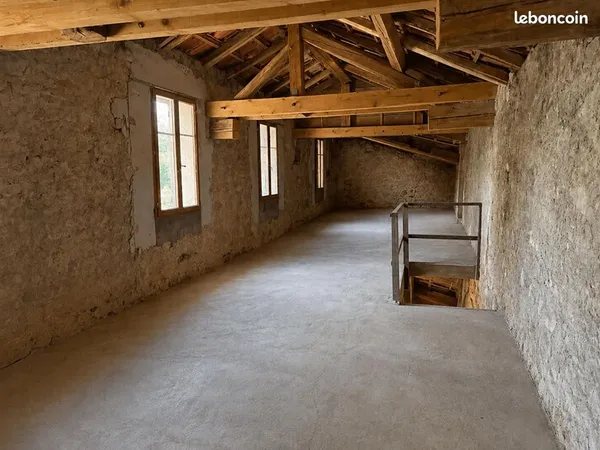 Local bureaux 150 m²