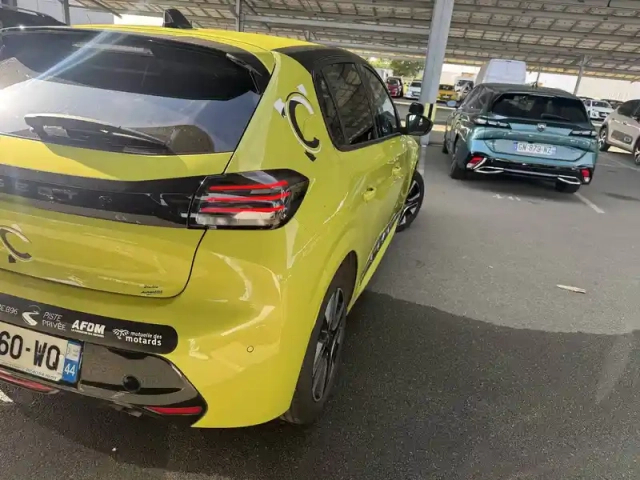 Peugeot 208 puretech 100 s&amp;s bvm6 — photo 16