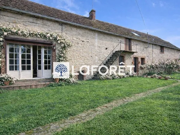 Longère à fort potentiel avec dépendances proche Provins