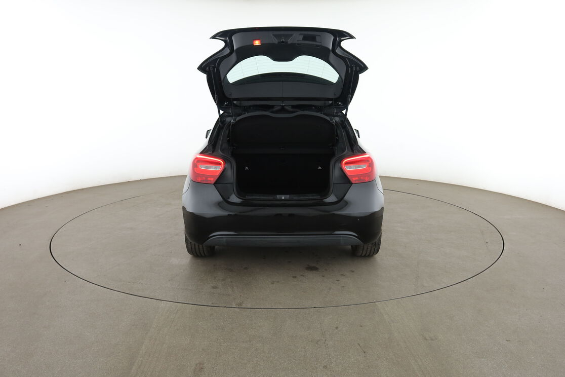 Mercedes-Benz Classe A 160 Inspiration — photo 15
