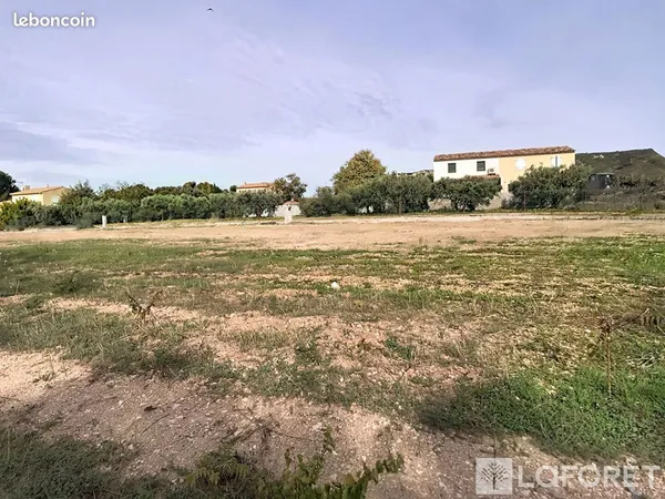 Terrain 405 m² LA FARE LES OLIVIERS