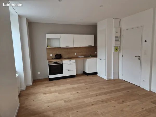 A louer appartement T2 rénové proximité gare