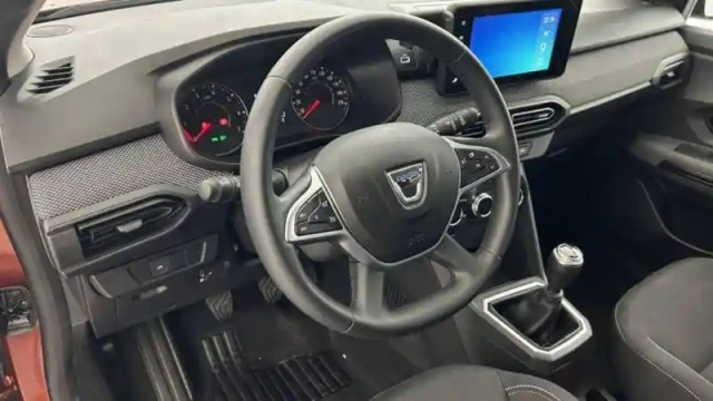 Dacia Jogger tce 110 7 places — photo 12