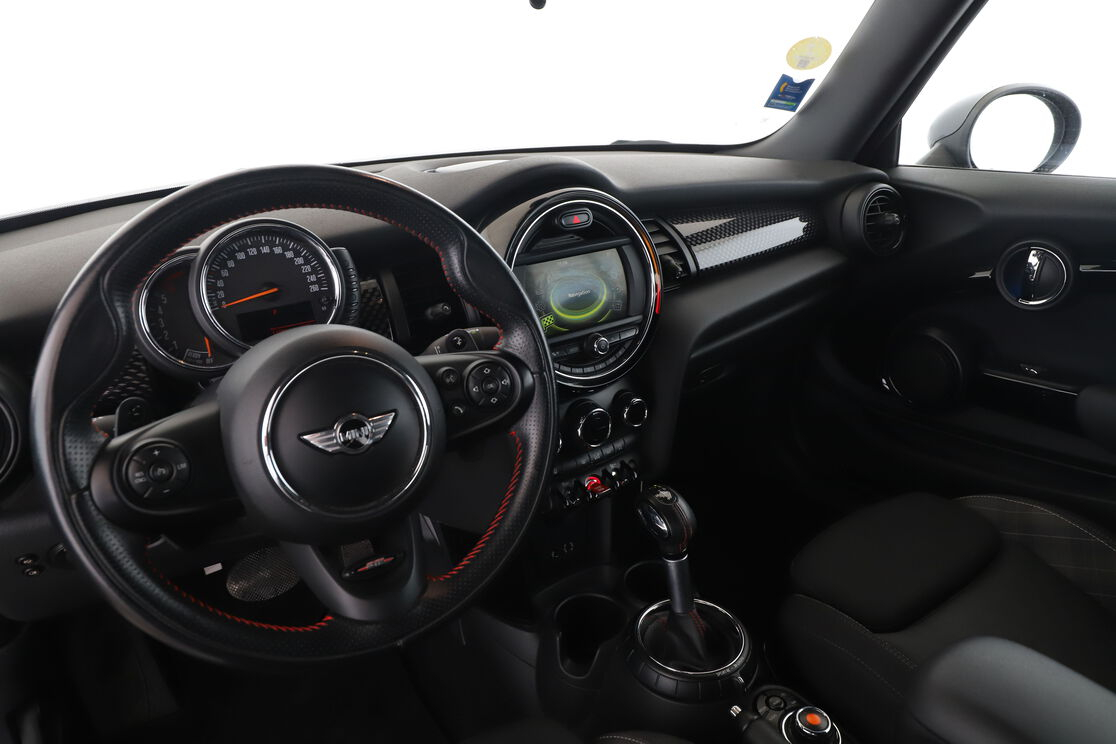 MINI Cabrio Cooper SD Finition Red Hot Chili BVA6 — photo 10
