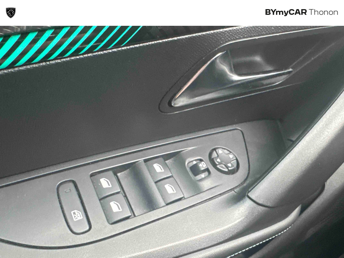 Peugeot 2008 Electrique 136 ch — photo 32