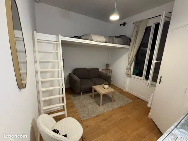 Studio refait à neuf (Douche et WC) avec mezzanine - Barbès