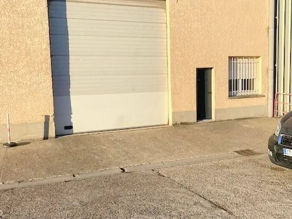 Local d'activité 282 m²