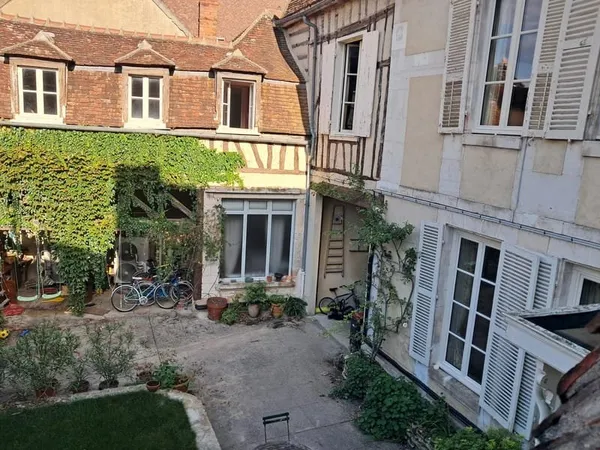 Auxerre coeur de ville - Demeure de caractère de plus de 330 m²