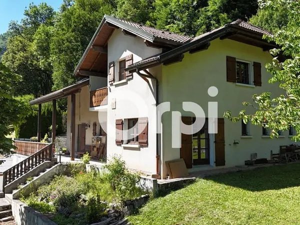 Maison 6 pièces 180 m²