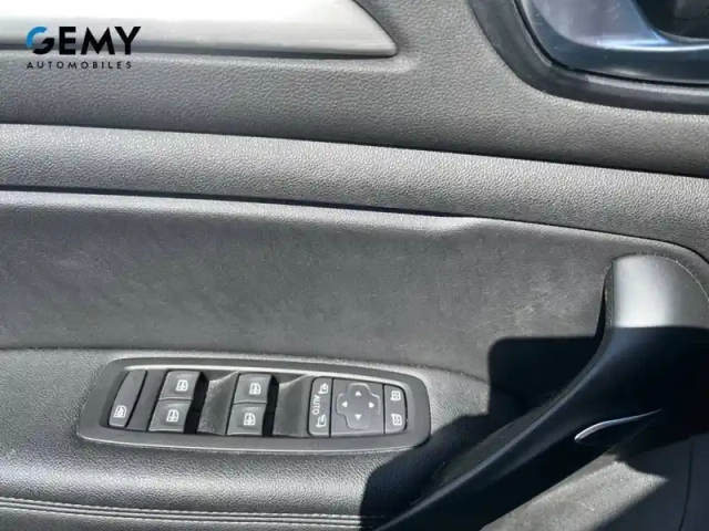 Renault Megane mégane iv berline dci 165 energy edc — photo 15