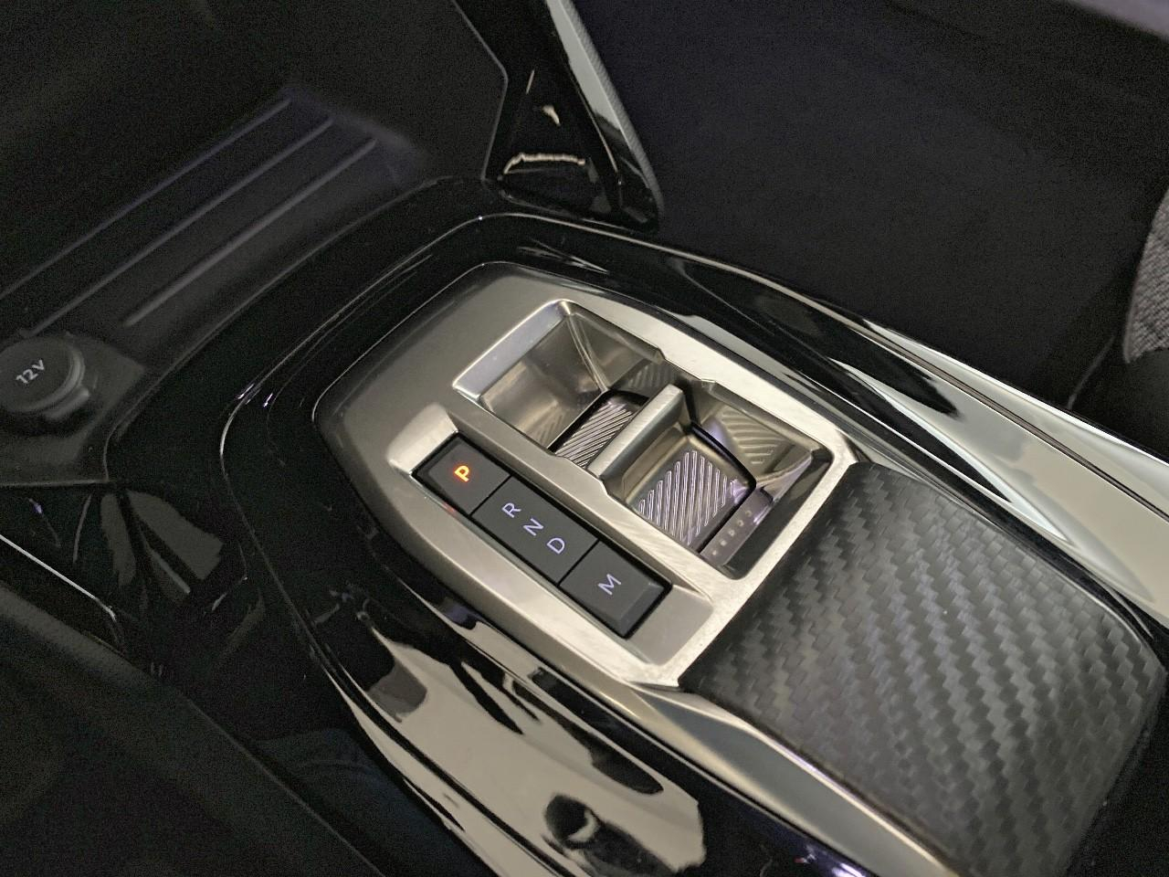 Peugeot 2008 hybrid 145 ch e-dcs6 allure — photo 18