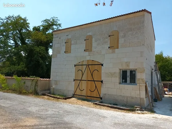Maison en pierre 110m2 centre village