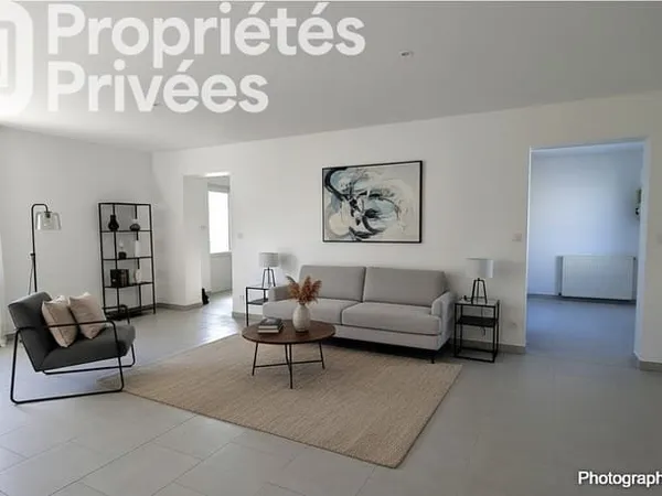 Chouzé sur Loire .Ensemble immobilier de 7 logements indépendants.430 M2 au total