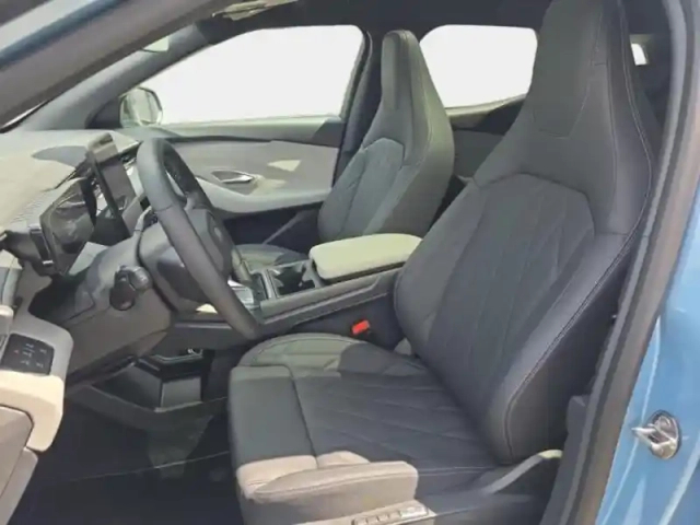 Ford Explorer 286ch extended range 79kwh pack premium rwd — photo 14