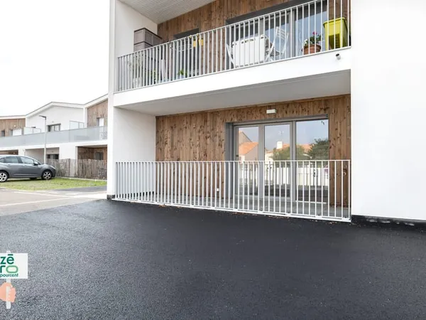 SAINT-GILLES-CROIX-DE-VIE STUDIO NEUF DE 28 M2, JAMAIS H