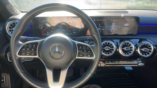 Mercedes Classe A 250 218 8G-DCT - Style Line – 2022 – 65991 km – Hybride essence – Boîte Automatique — photo 22