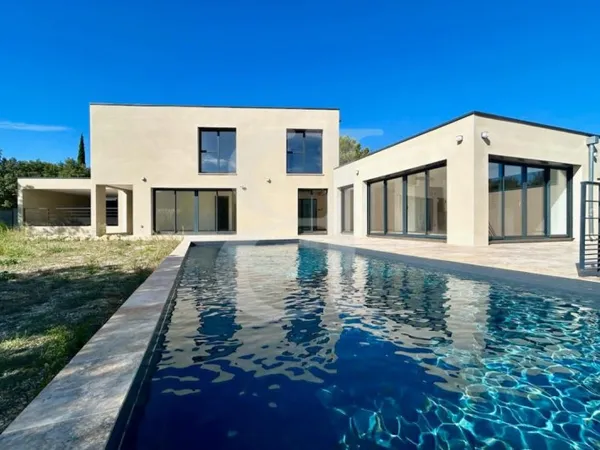 Villa contemporaine avec piscine proche de Vaison-la-Romaine - E
