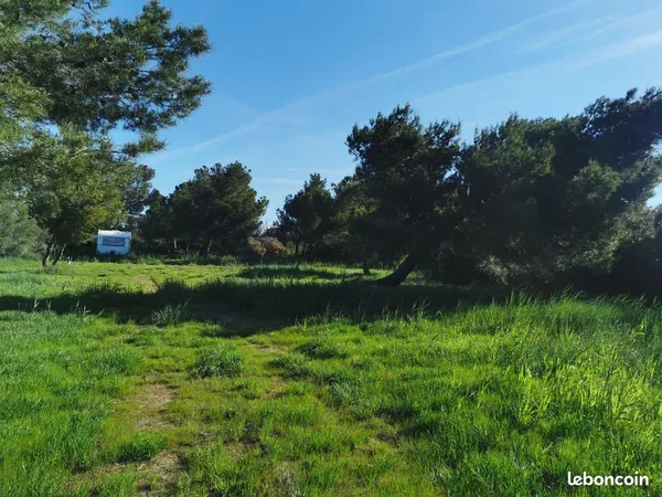 TERRAIN DE LOISIRS DE 2 300 m² - PORT-LA-NOUVELLE - 400 M PLAGE SAUVAGE DU ROUET