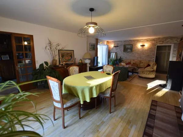 MAISON LABASTIDE MURAT, partiellement rénovée, terrasse, garag
