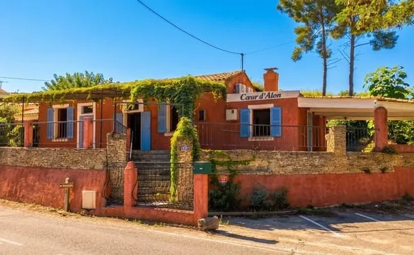 PORT D'ALON - UNE PROPRIÉTÉ SINGULIÈRE ENTRE MAISON DE FA