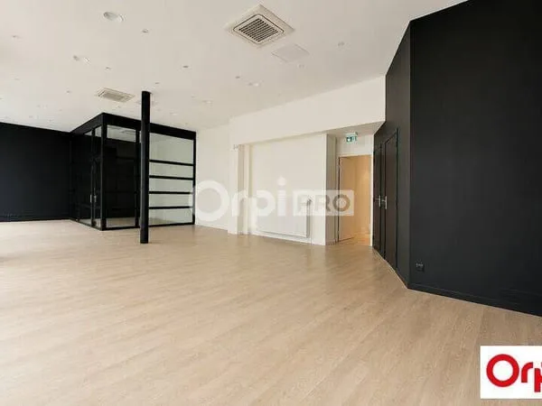 Local commercial 127 m²