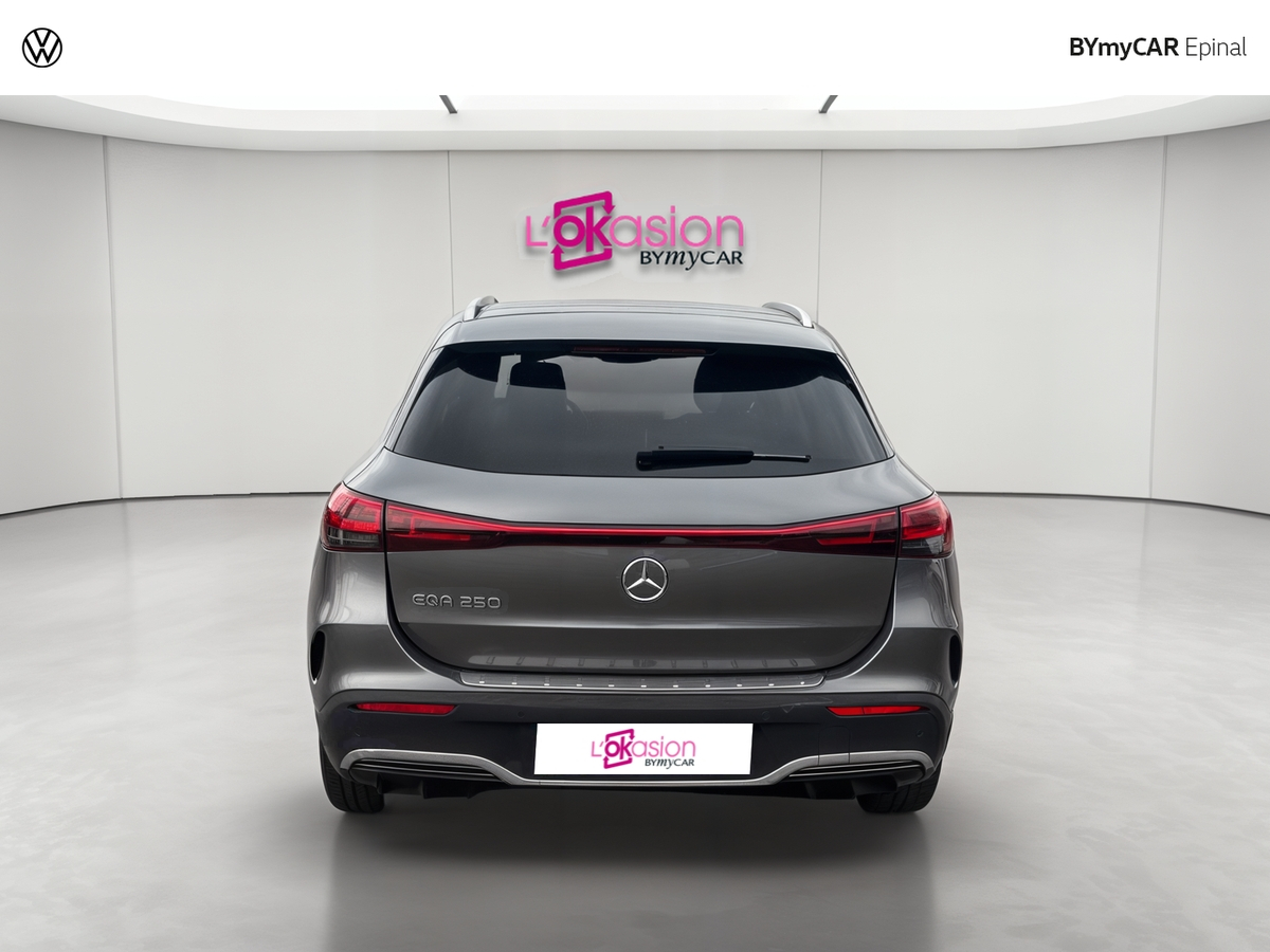 Mercedes EQA 250 — photo 4