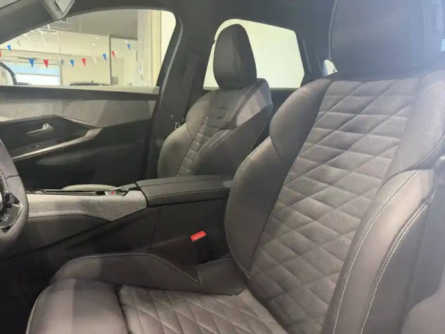Peugeot 3008 electrique 325 ch 4x4 73 kwh — photo 9