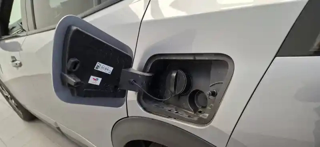 Peugeot 2008 hybrid 136 e-dcs6 — photo 13