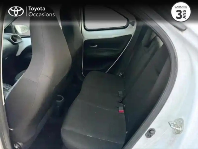 Toyota Aygo x 1.0 vvt-i 72ch dynamic s-cvt — photo 12