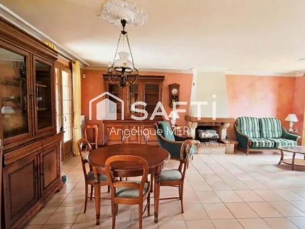 Sens : maison familiale avec jardin arboré