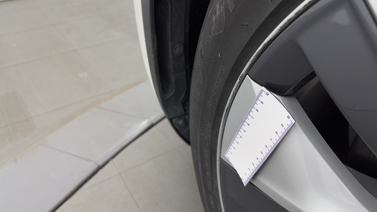 Tesla MODEL Y Long Range RWD — photo 43