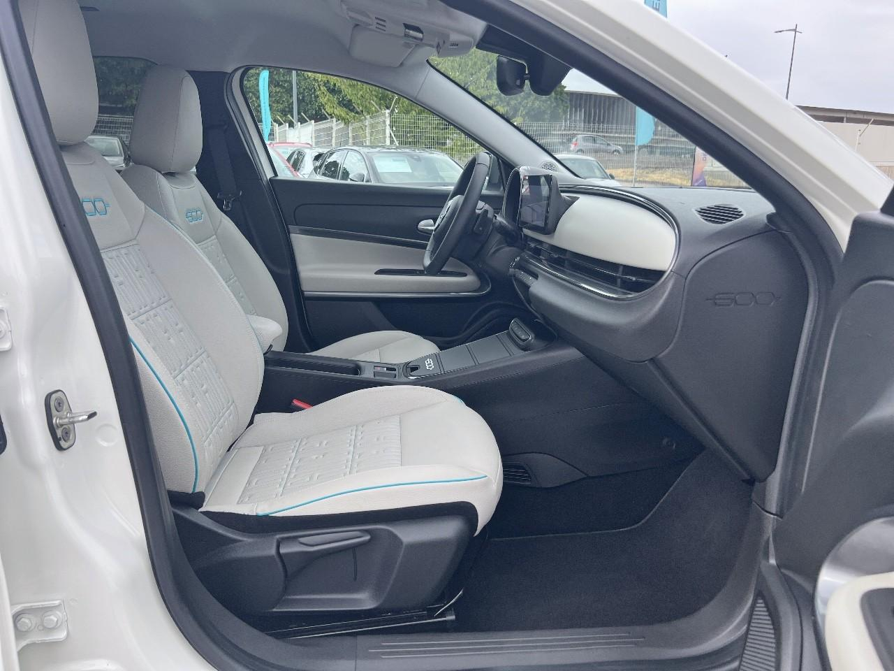 Fiat 600 1.2 hybrid 100ch dct6 la prima — photo 20