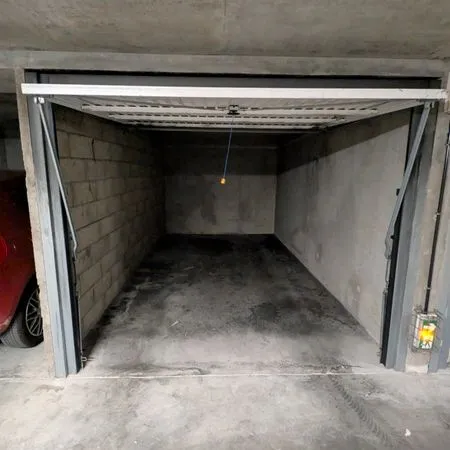Location garage box fermé