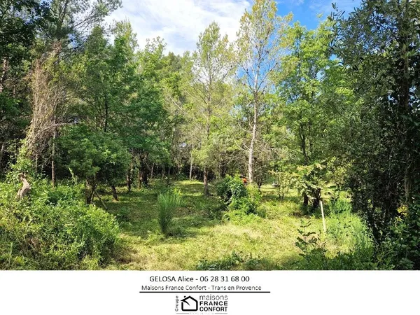 Terrain 1000 m²