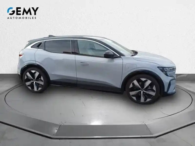 Renault Megane e-tech ev60 220 ch optimum charge — photo 4