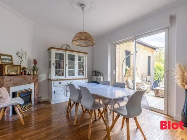 Villa 8 pièces 159 m²