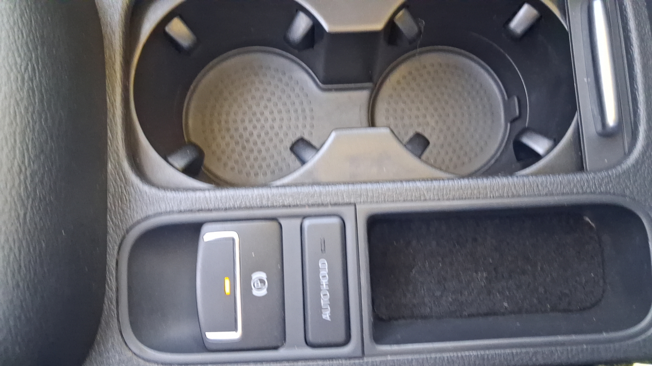 Volkswagen Tiguan 2.0 TDI 140 FAP BlueMotion Technology — photo 38