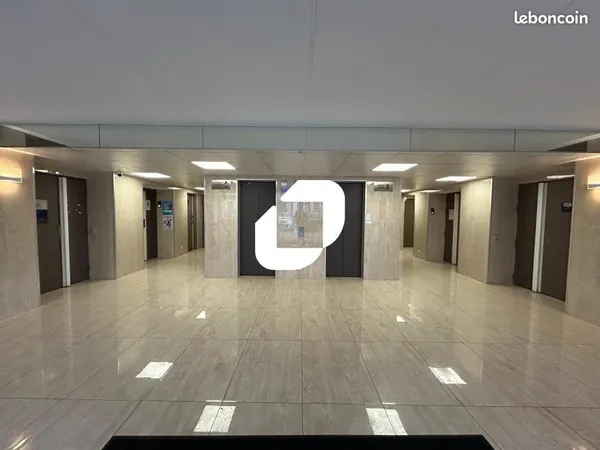 Bureau 847 m²