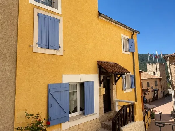 Charmante maison de village à Saint Auban